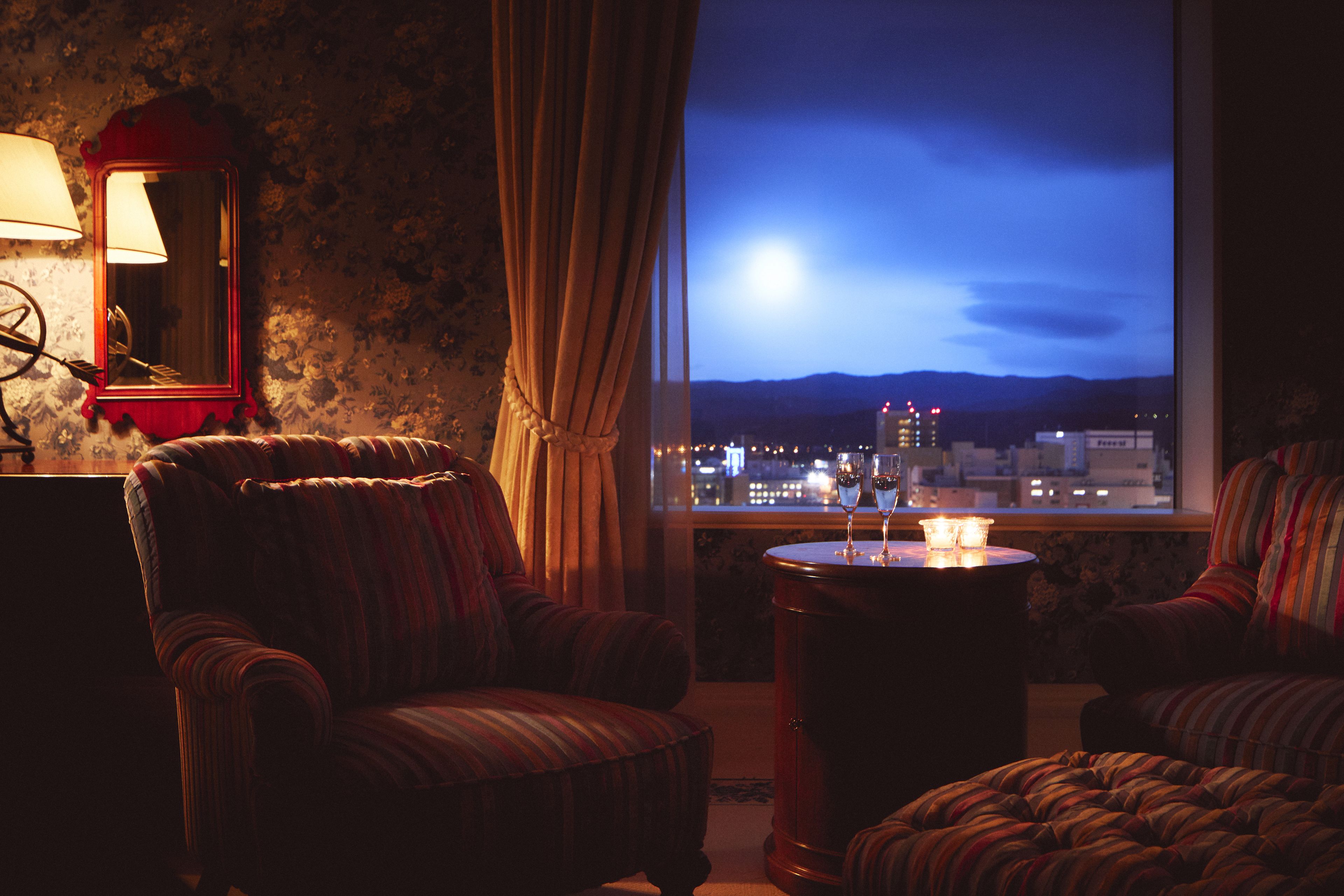 imperial suite | premium bedding, desk, free wifi, bed sheets