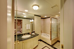 Junior Suite, Non Smoking, City View | Bathroom