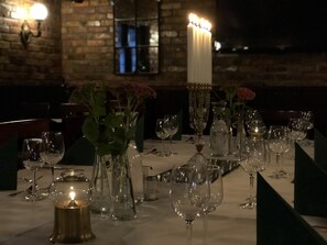 Dinner served - Husargårdens Bed & Breakfast (Sjobo)