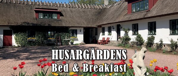 Front of property - Husargårdens Bed & Breakfast (Sjobo)
