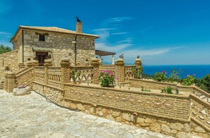 Property grounds - Villa Poseidon (Zakynthos)