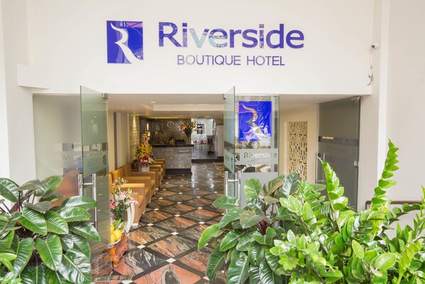 Property entrance - Riverside Boutique Hotel (Hanoi)