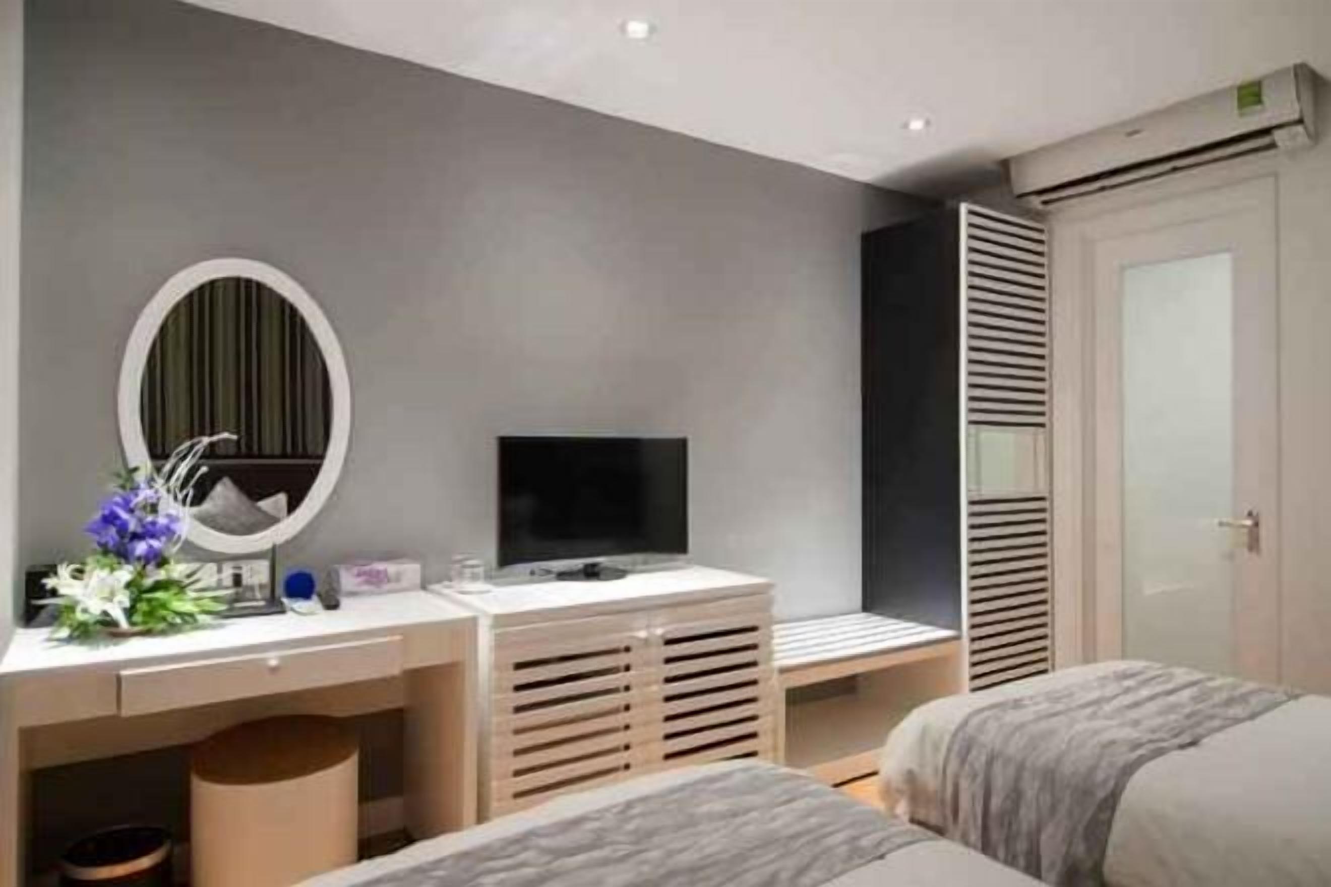 迷你吧、客房內保險箱、書桌、免費無線上網