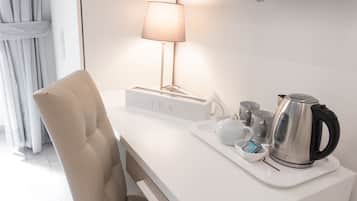 Habitación doble Grand, vista al patio | Ropa de cama de alta calidad y minibar