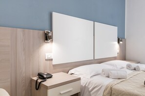 Dobbeltrom – grand, bakgårdsutsikt | Sengetøy av topp kvalitet, minibar, safe på rommet og skrivebord