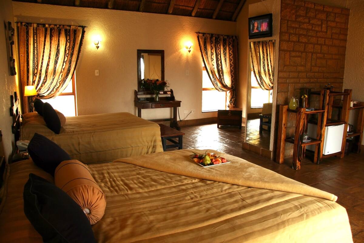 Premium bedding, in-room safe, bed sheets