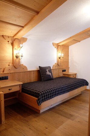 Apartment, 3 Bedrooms, Balcony | 2 bedrooms, soundproofing, free WiFi, bed sheets - Apart Auhof (See)