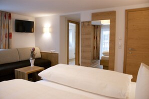 Appartement, 2 chambres, balcon | 2 chambres, chambres insonorisées, Wi-Fi gratuit, draps fournis