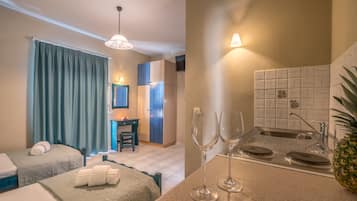 Tủ lạnh, bếp nấu, dụng cụ pha cà phê/trà, ấm điện