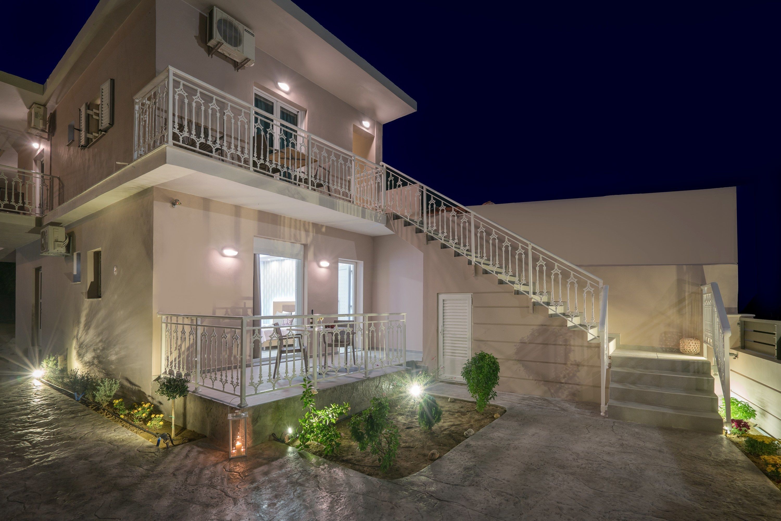 Superior Studio | Garden view