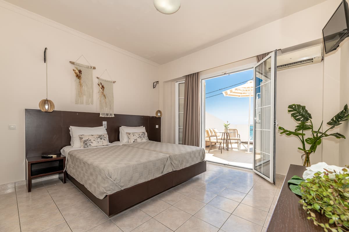 Apartment, 2 Bedrooms, Patio | In-room safe, iron/ironing board, free WiFi, bed sheets