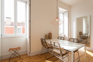 Luxury Apartment, 1 Bedroom | In-room dining - Chiado Studio and One-Bedroom Apartment - by LU Holidays (Lisbon)