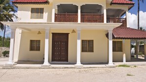 Exterior - Bazi's House (Bwejuu)
