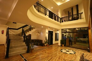 Pintu masuk interior