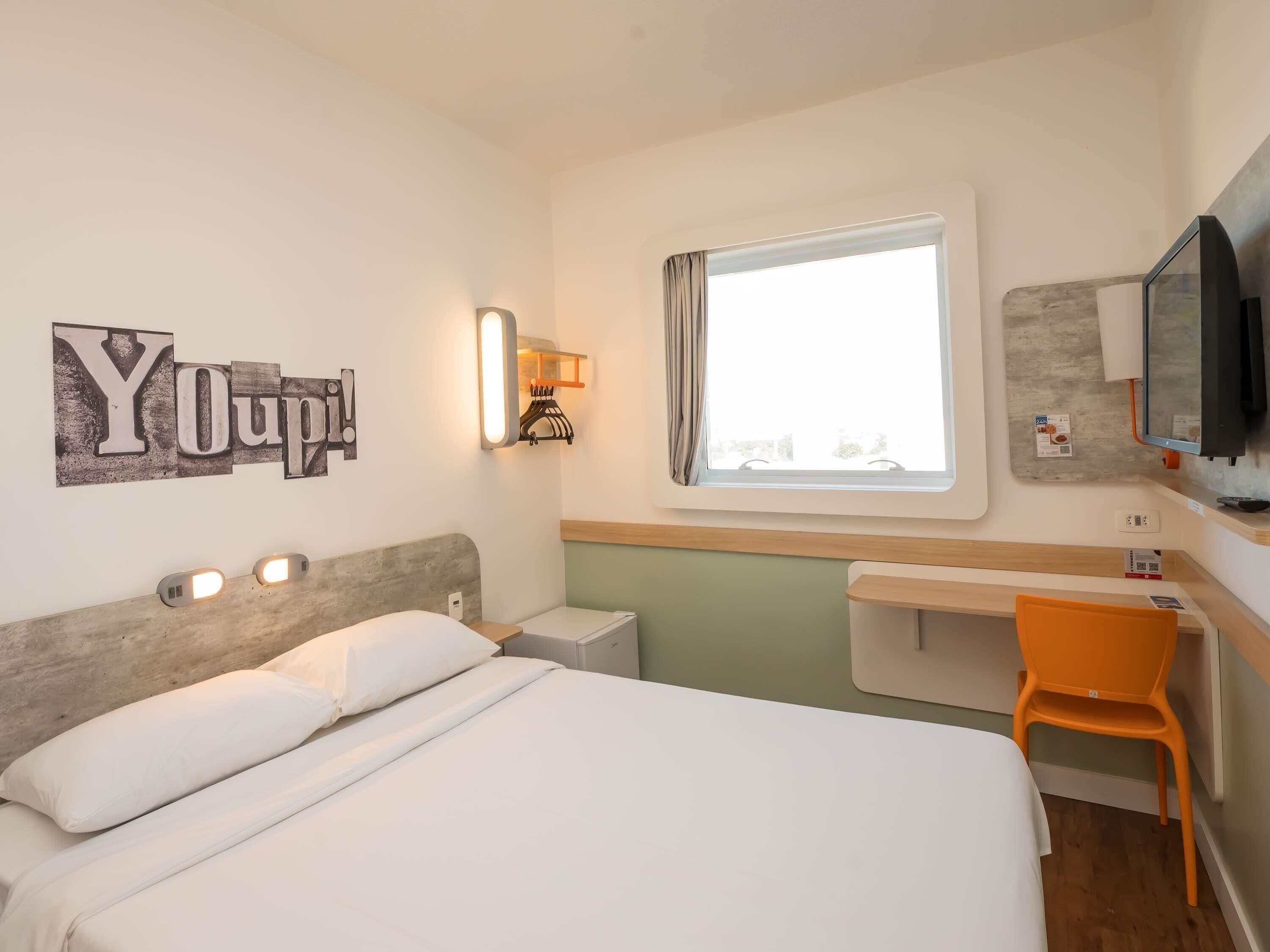Apartamento superior, 1 cama de casal | Escrivaninha, quartos à prova de som, Wi-Fi de cortesia, roupa de cama