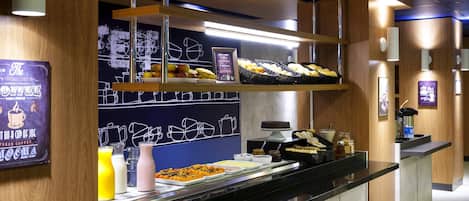 Desayuno buffet diario (BRL 41 por persona)