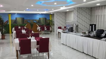 2 restaurants, breakfast, lunch, dinner served; Turkish cuisine
