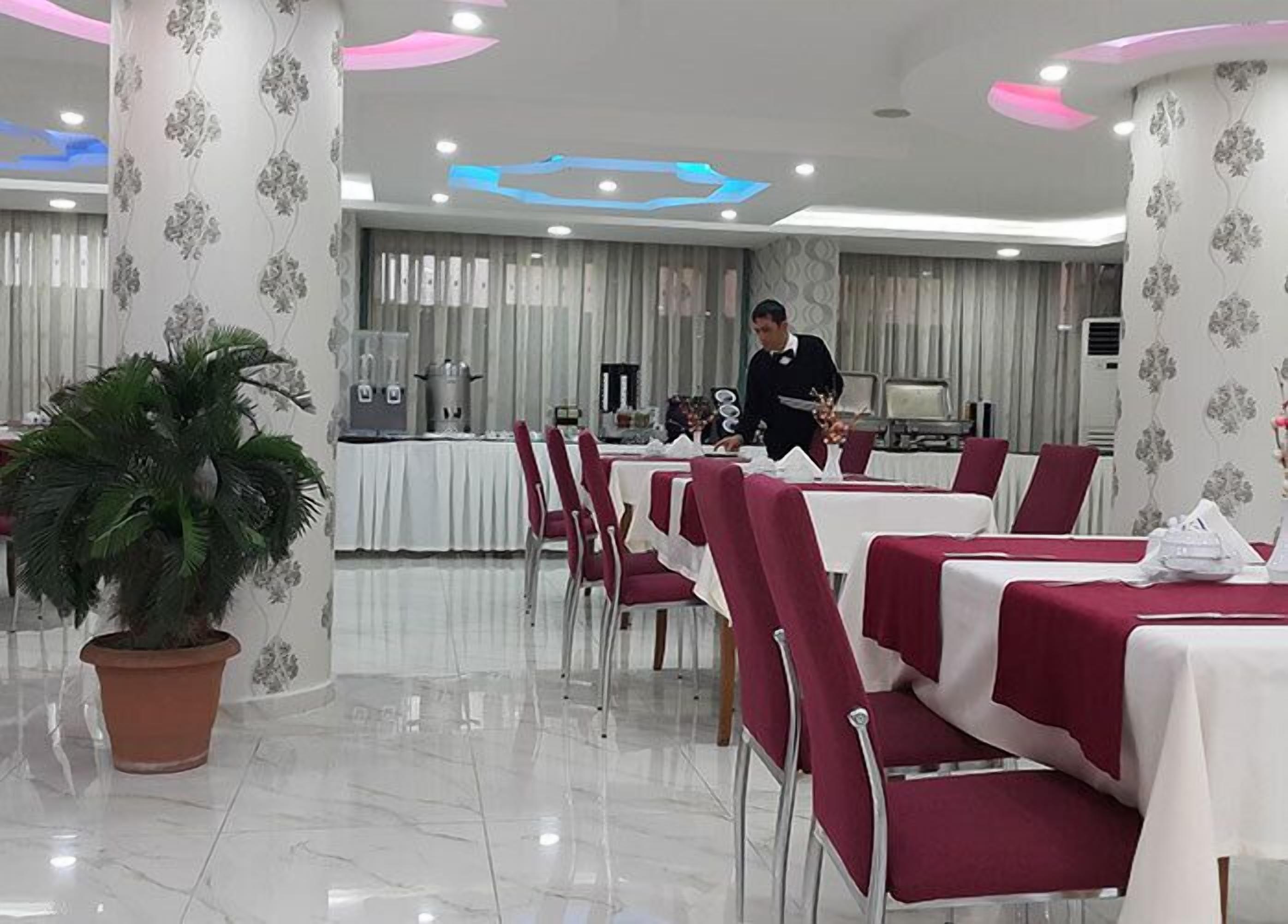 2 restaurants, breakfast, lunch, dinner served; turkish cuisine