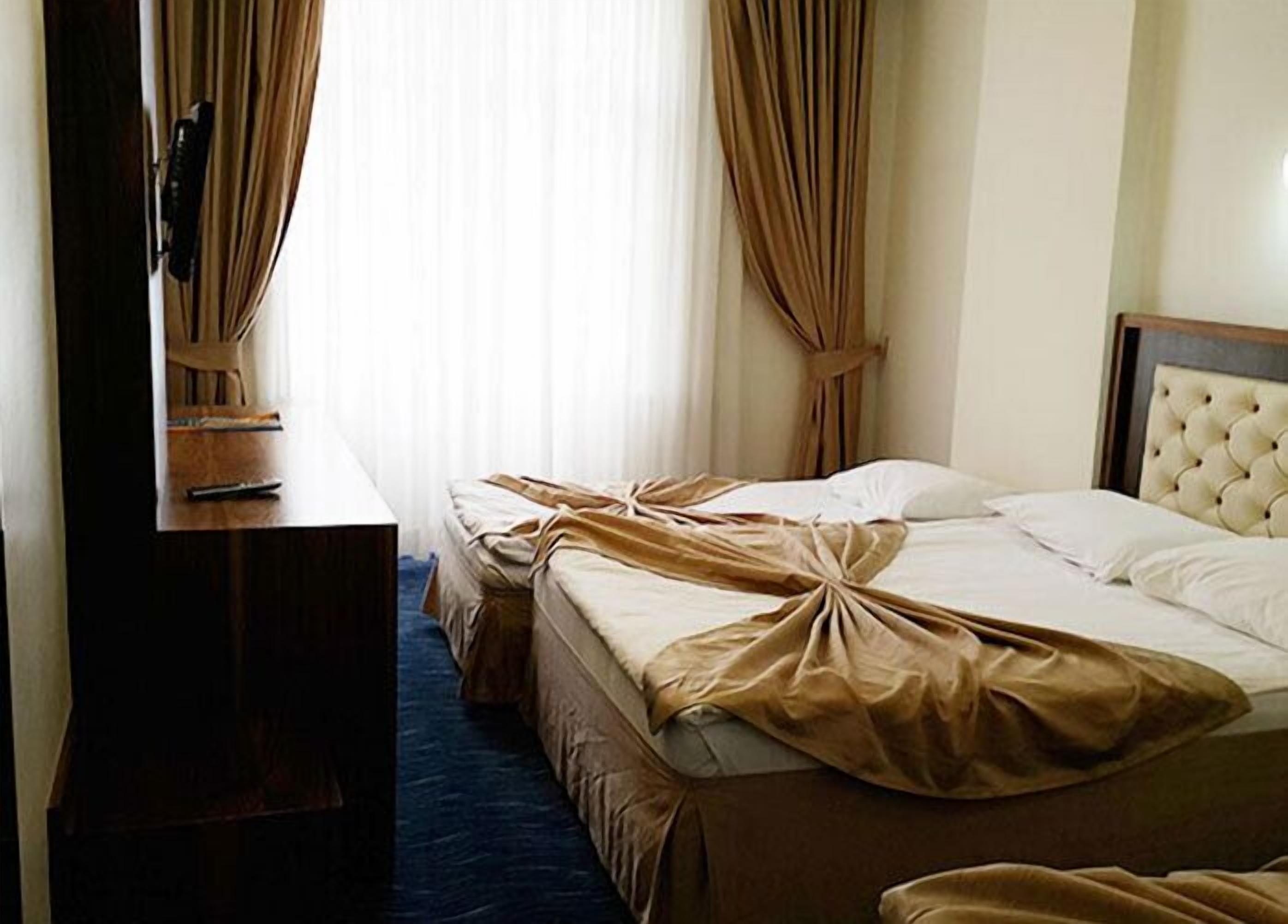 family triple room | minibar, in-room safe, desk, soundproofing