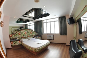Desk, blackout curtains, free WiFi, bed sheets - Hotel Barão do Flamengo - Adult Only (Rio de Janeiro)