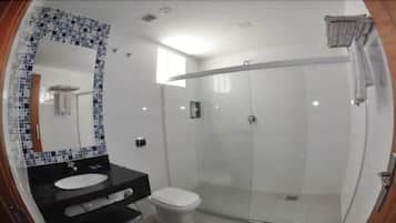 Kamar Standar | Kamar mandi | Shower dan handuk