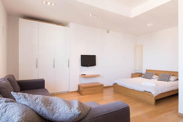 Estúdio design, 1 cama de casal e sofá-cama | Roupas de cama premium, ferros/tábuas de passar roupa, Wi-Fi de cortesia