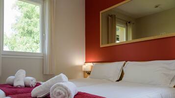 Minibar, individually furnished, iron/ironing board, free WiFi