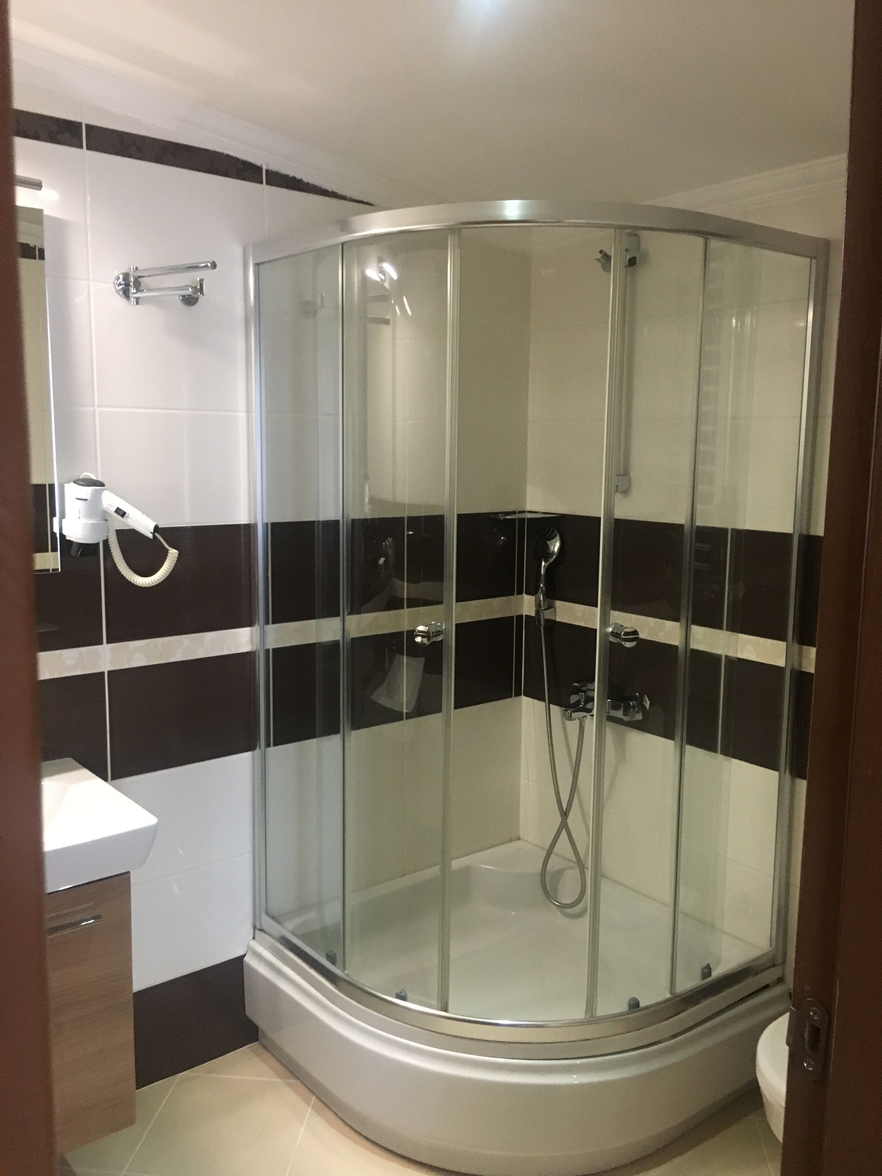 standard room, 2 double beds, non smoking | bathroom | shower, free toiletries, hair dryer, bathrobes