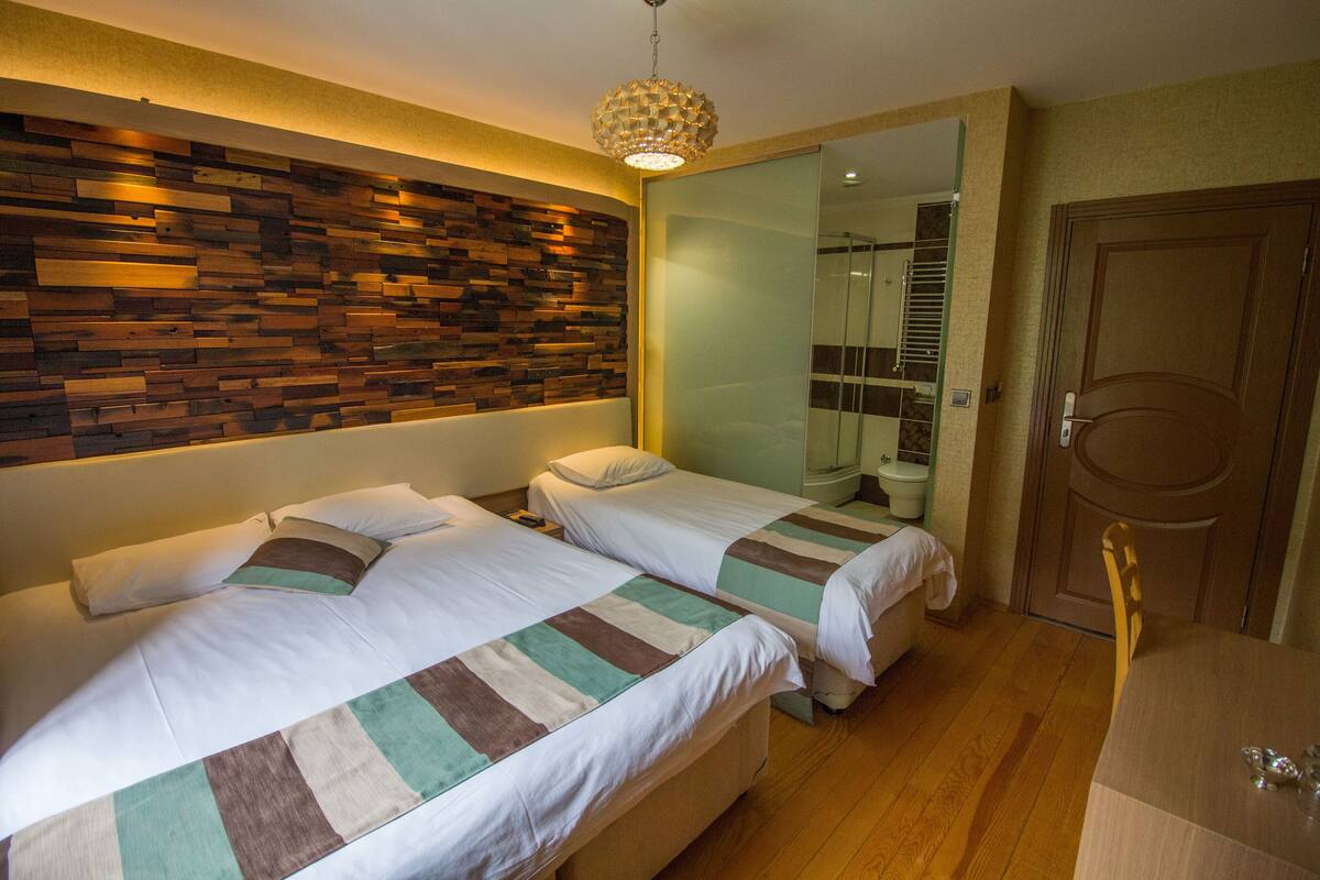 Quarto triplo luxo | Roupas de cama de algodão egípcio, roupas de cama premium, frigobar