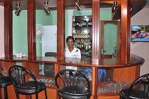 Bar (on property) - Six Eight Motel (Arusha)