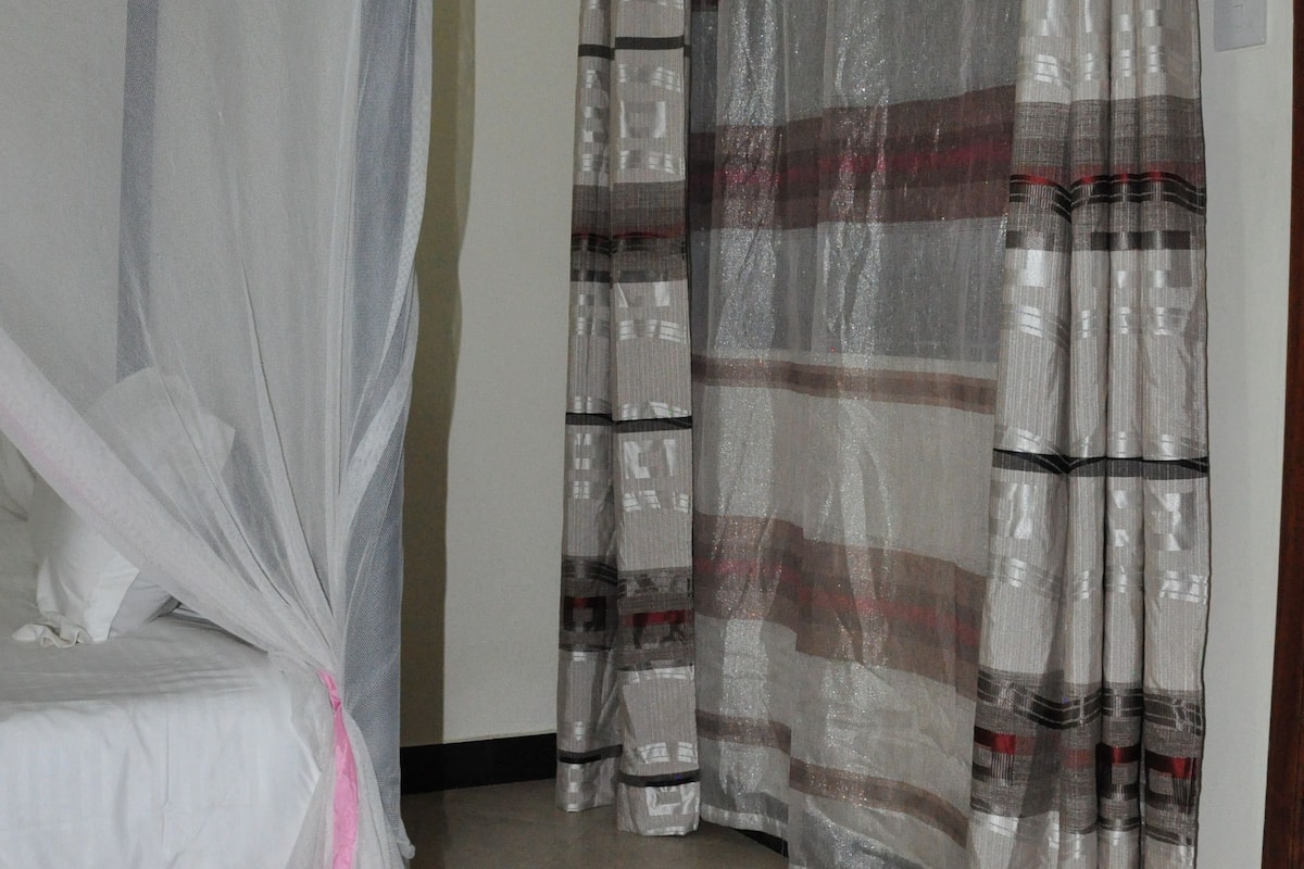 Deluxe Double Room, 1 King Bed | Desk, WiFi (free)