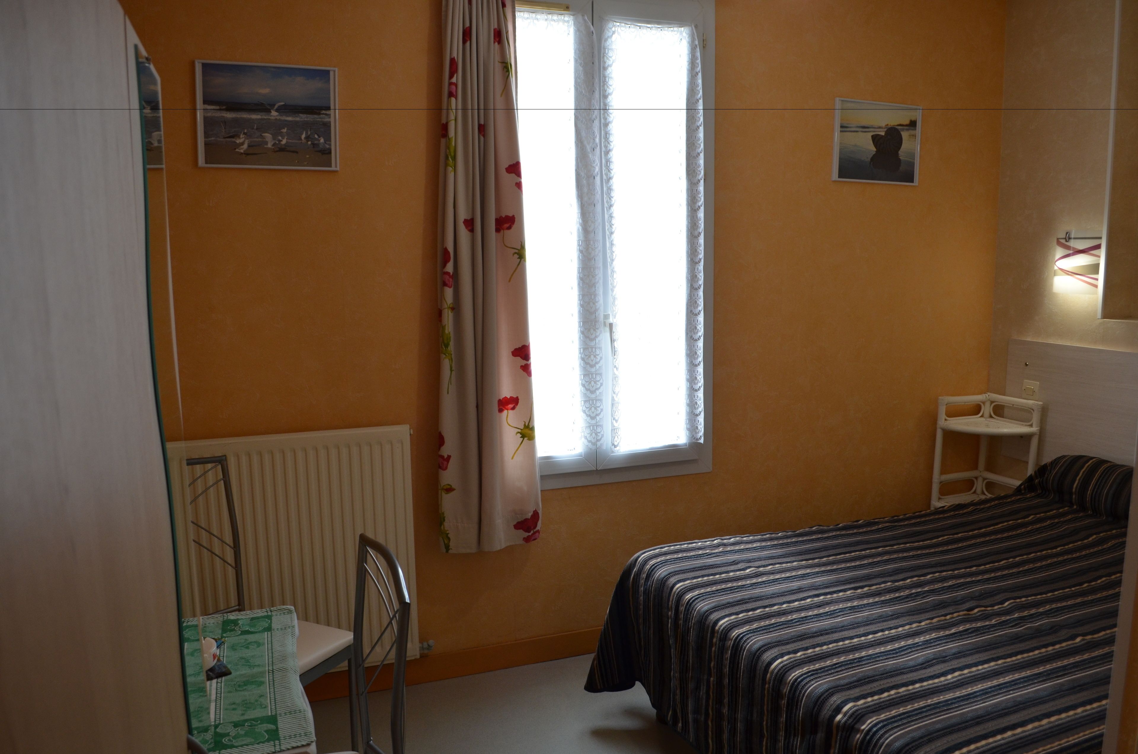 double room | desk, iron/ironing board, free wifi, bed sheets