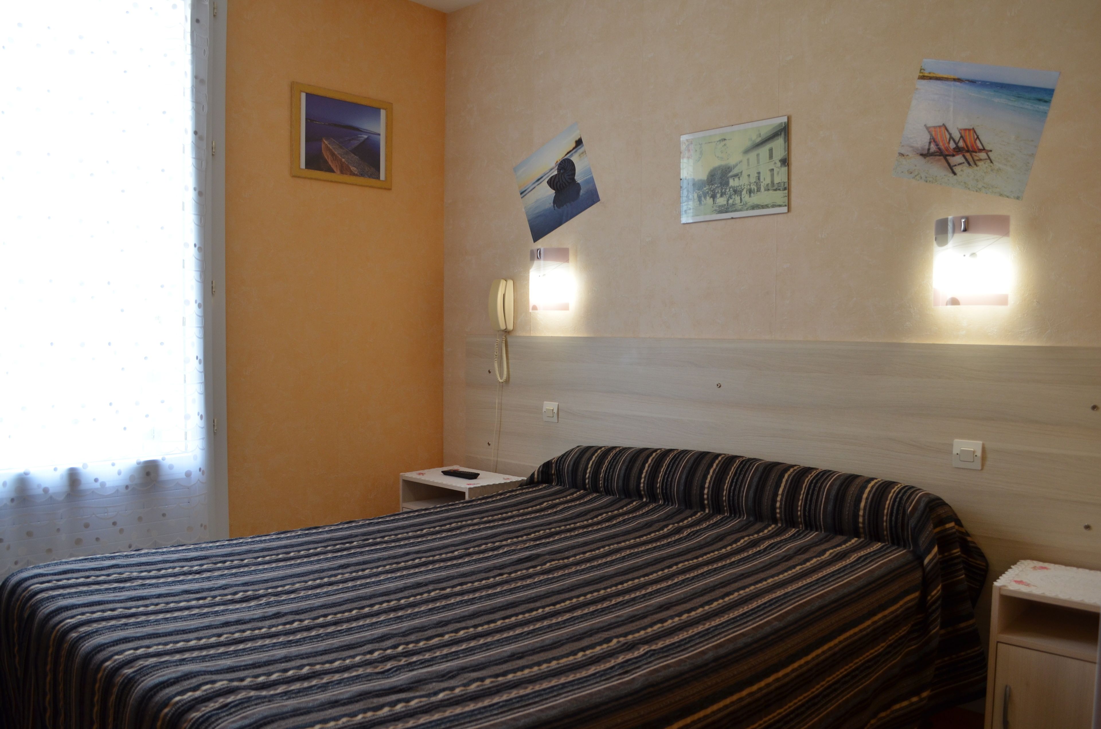 double room | desk, iron/ironing board, free wifi, bed sheets