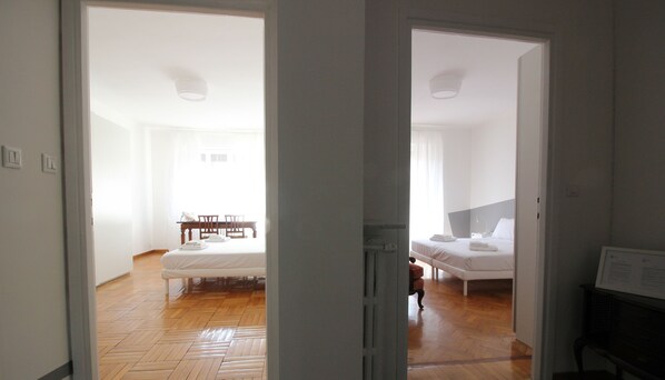 Apartment (2 Bedrooms) | 2 Schlafzimmer, laptopgeeigneter Arbeitsplatz, Bügeleisen/Bügelbrett