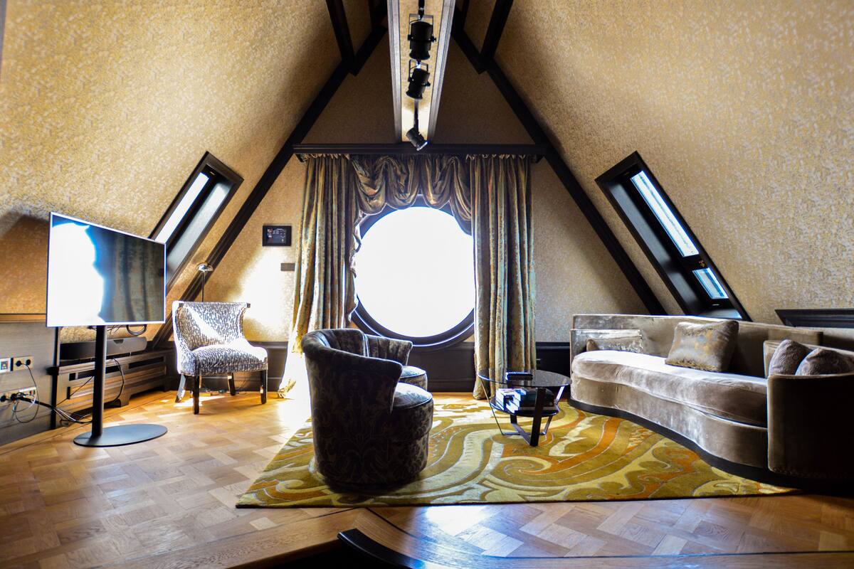 Rooftop Loft Suite | 高級寢具、免費迷你吧物品、客房內保險箱、書桌