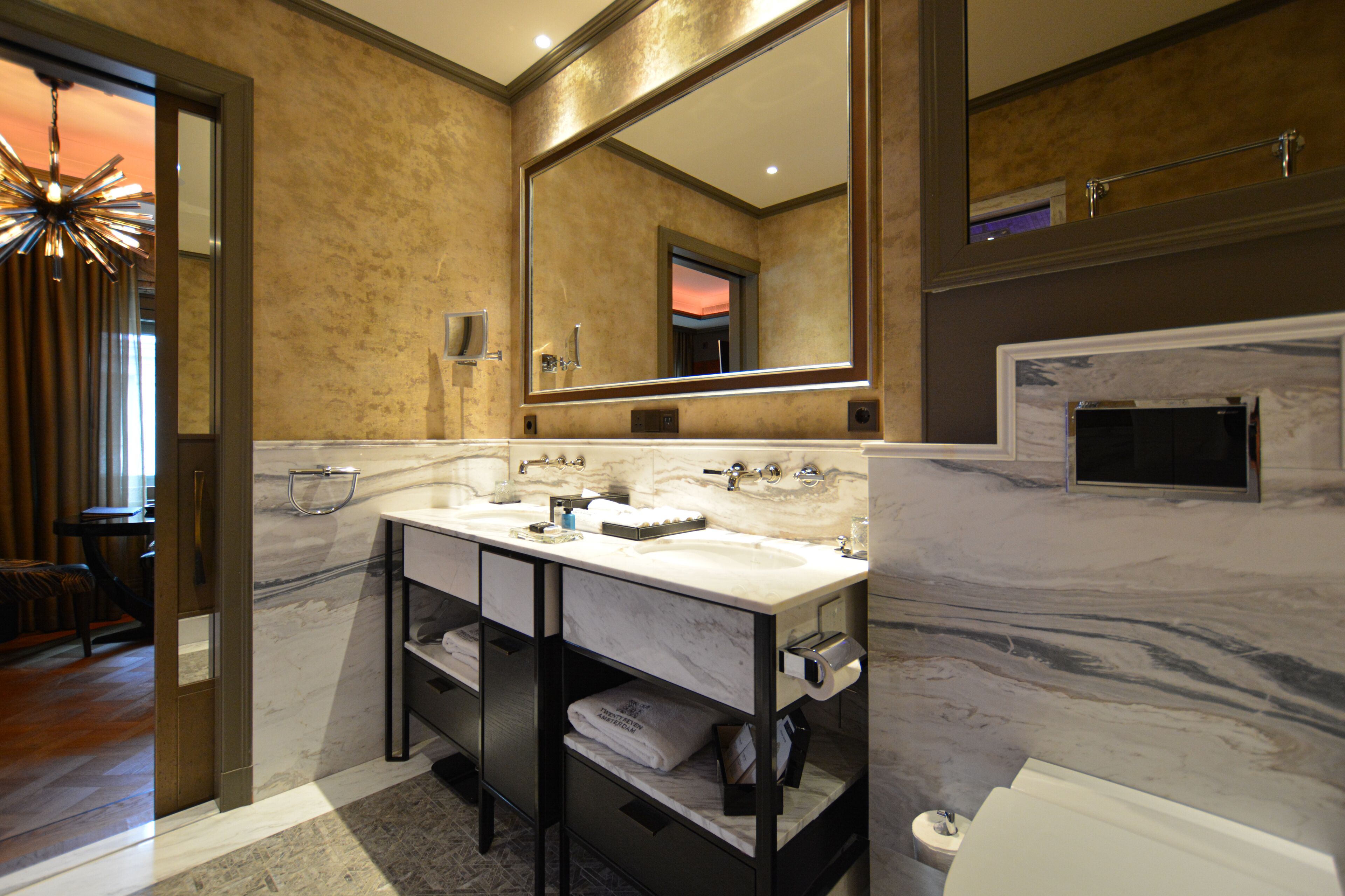 suite, 2 bedrooms | bathroom | separate bathtub and shower, jetted bath, hydromassage showerhead