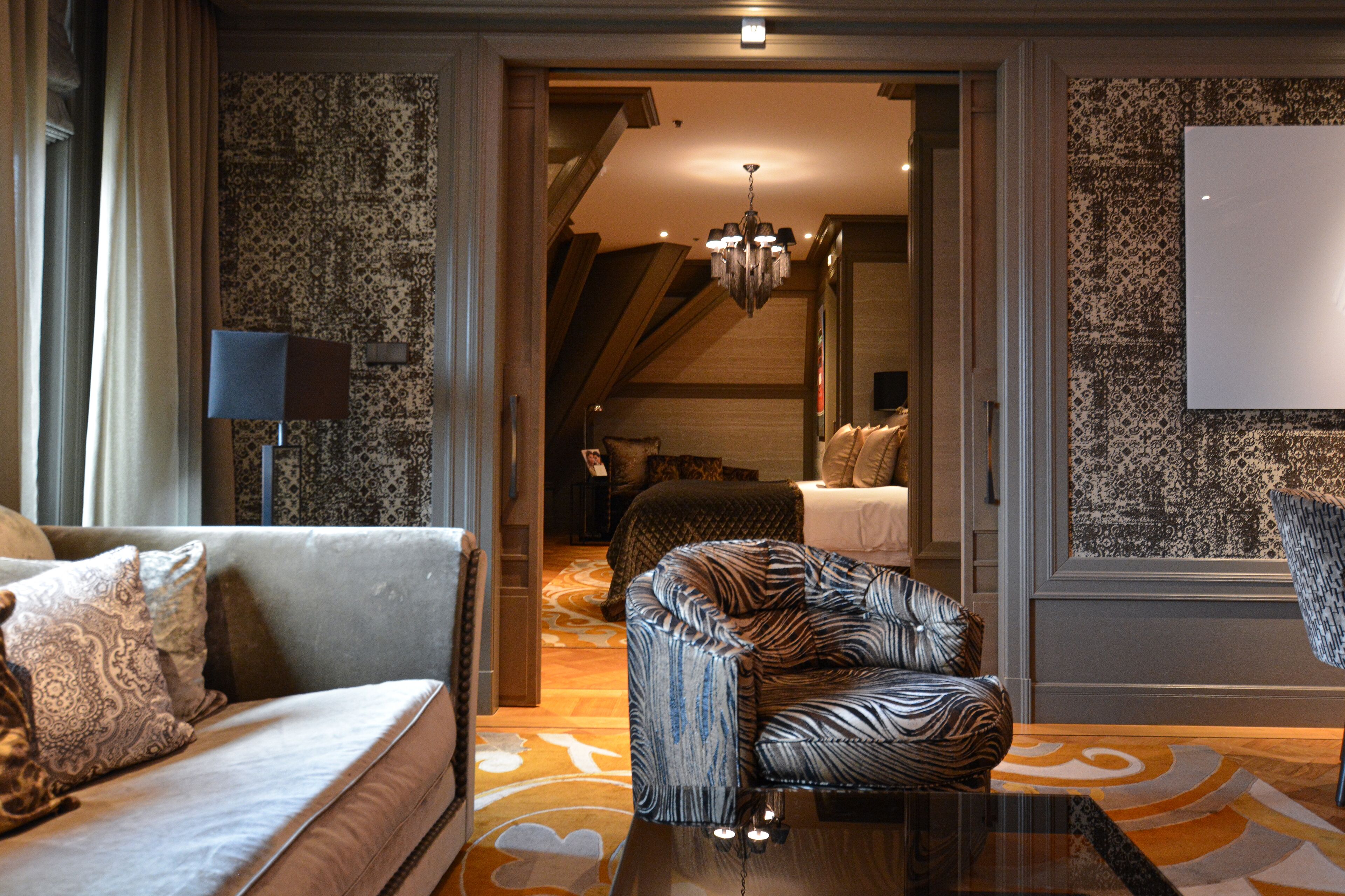 grand master suite | living room | smart tv, ipod dock