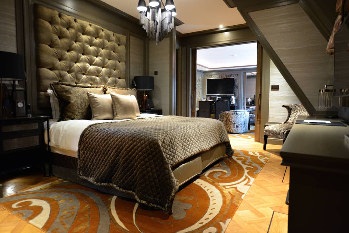 grand master suite | premium bedding, free minibar items, in-room safe