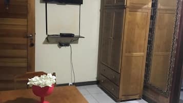 4 bedrooms, blackout drapes, soundproofing, free WiFi