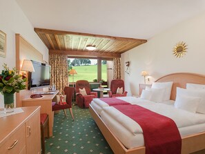 Comfort Double Room, Mountain View | Premium bedding, minibar, in-room safe, desk - Kaisers Tanne - Premium Alles Inklusive Hotel (Breitnau)