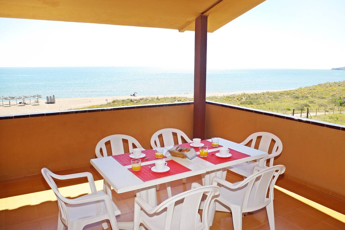 Beach/ocean view
