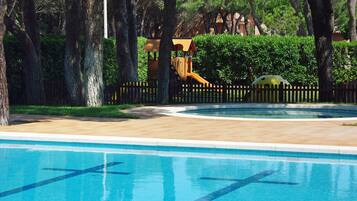 2 piscinas externas