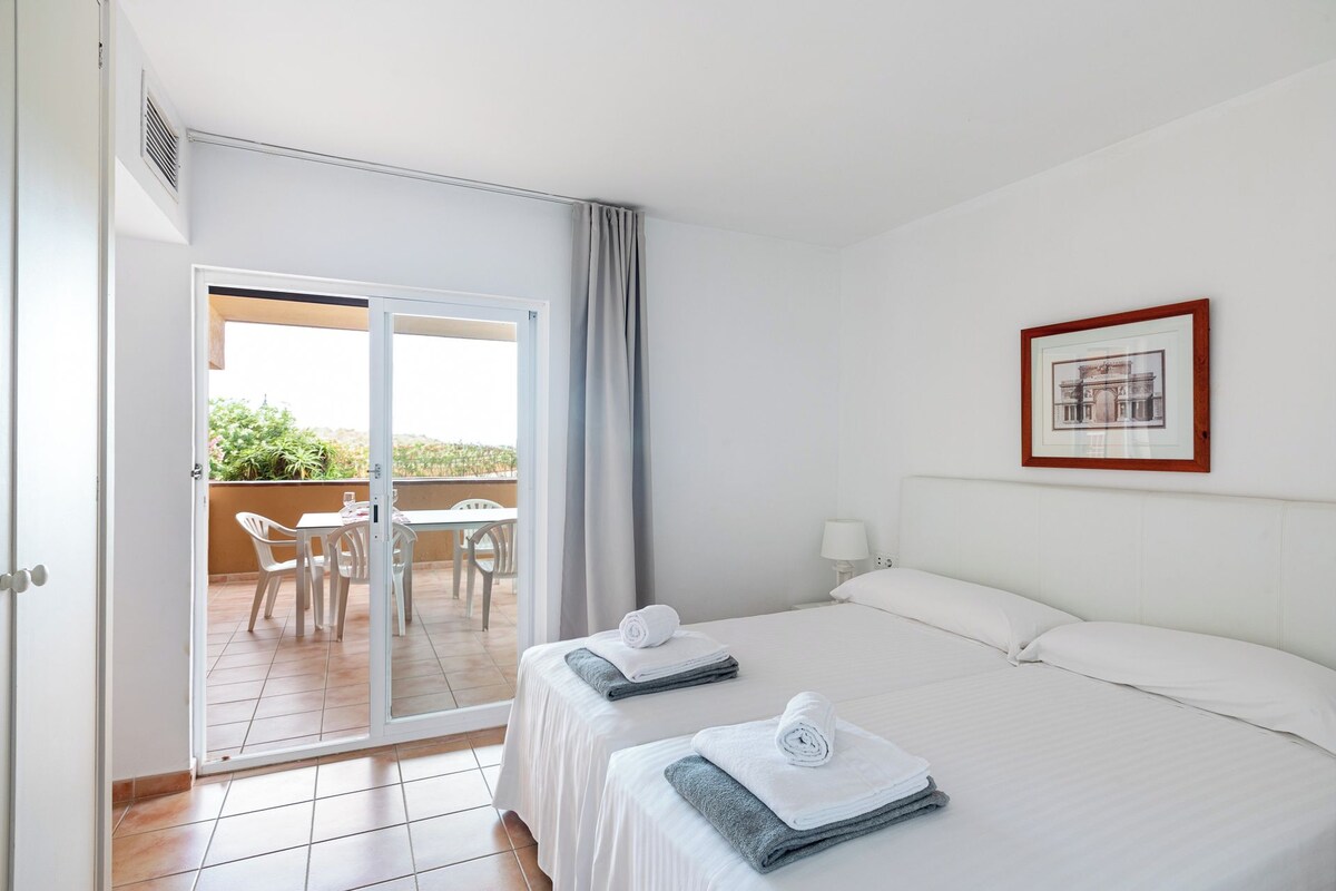 In-room safe, iron/ironing board, free WiFi, bed sheets
