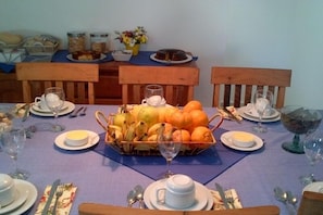 Free daily buffet breakfast