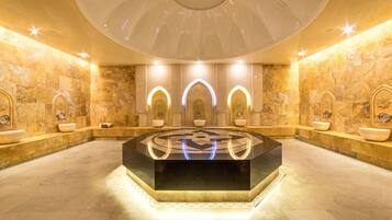 Espace de soins pour les couples, sauna, bain Ă remous, hammam, hammam