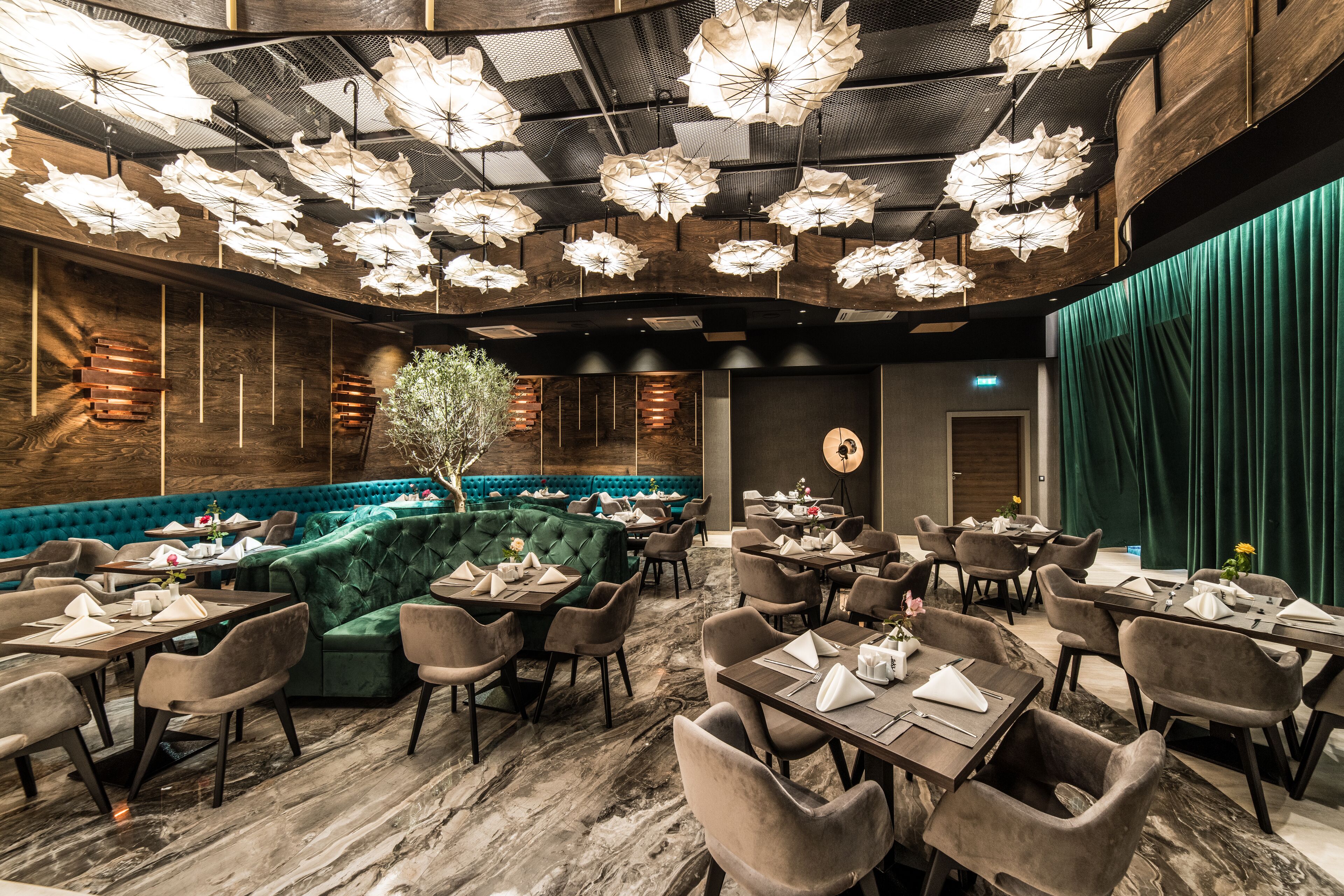 Spécialités Cuisine locale et internationale