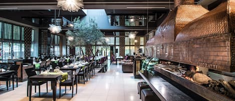 Spécialités Cuisine locale et internationale