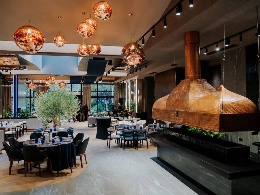 Breakfast, lunch, dinner served; local and international cuisine