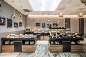 Petit déjeuner buffet compris tous les jours