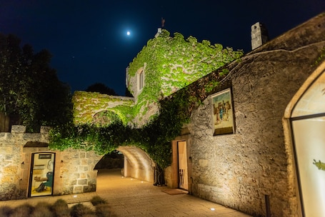 Facciata della struttura. Masseria Li Reni